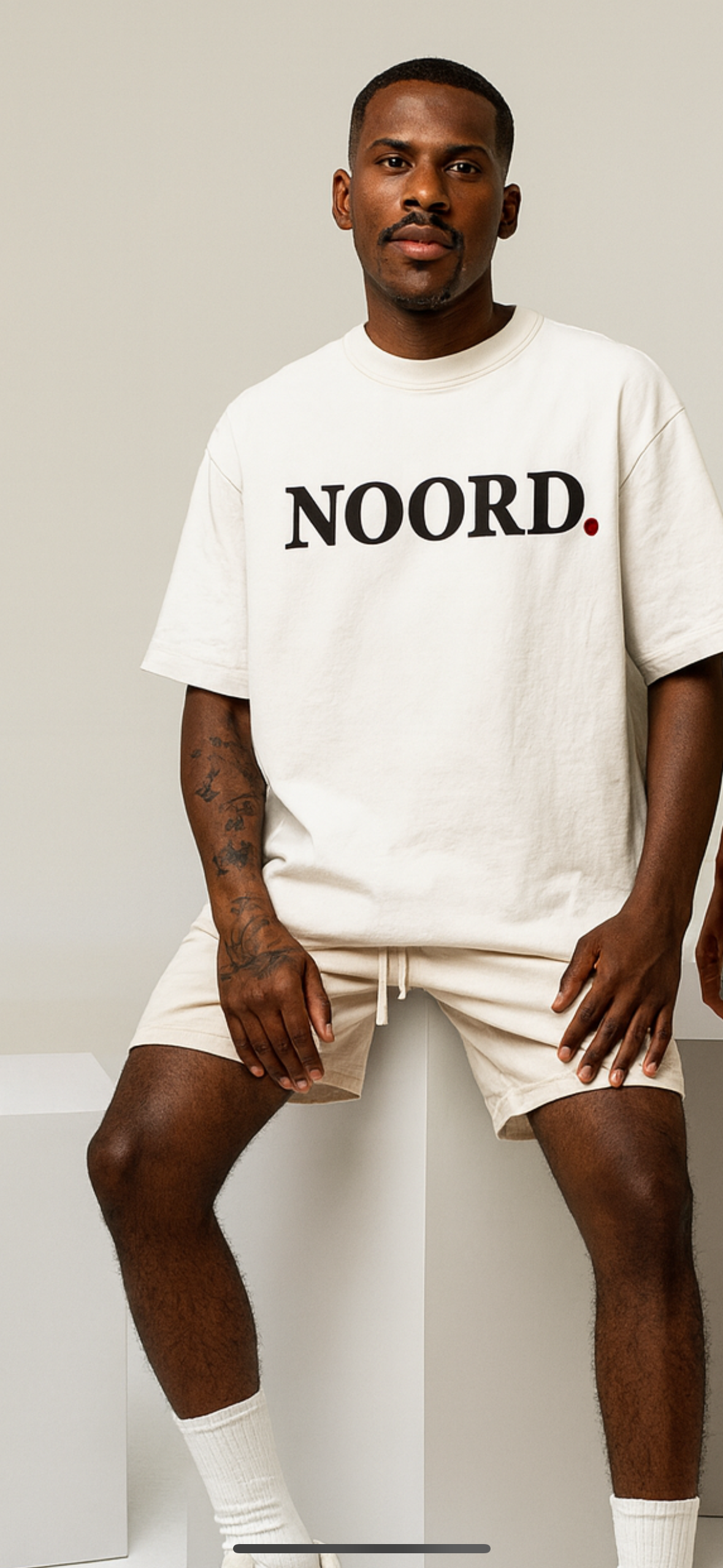 T-shirt NOORD wit zwart Minimalistische Streetwear met Betekenis