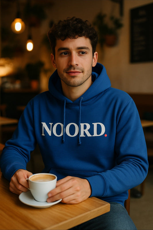 NOORD Hoodie Kobaltblauw met rode stip – Jill & Gio